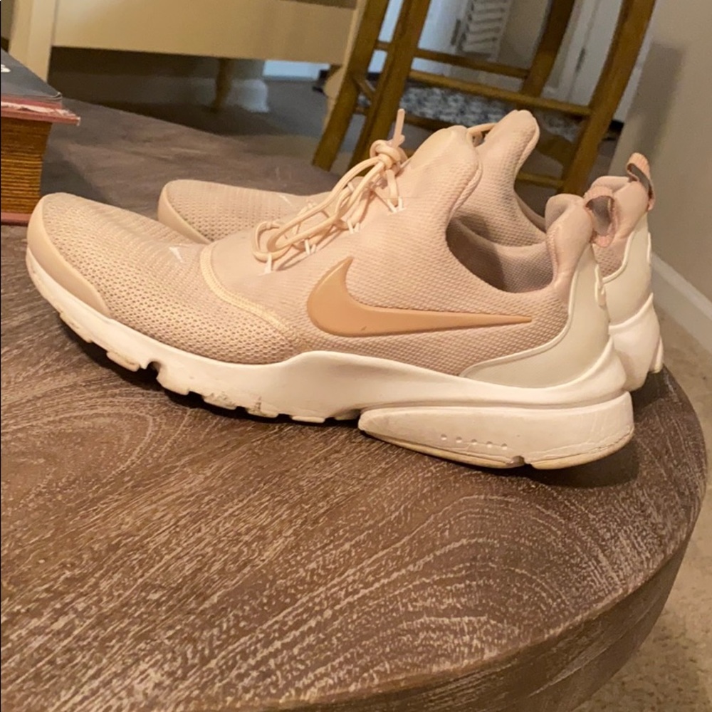 Nike tennis shoes